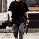 Tren Fashion Kaos Oversized: Gaya Kasual yang Nyaman & Kekinian image